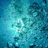 Bubbles under water – a visual metaphor of "freedom?"